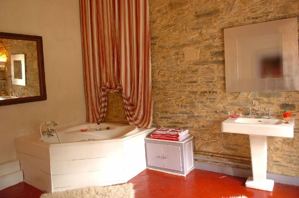 Chateau Du Boschet Bed & Breakfast Bourg-des-Comptes Room photo