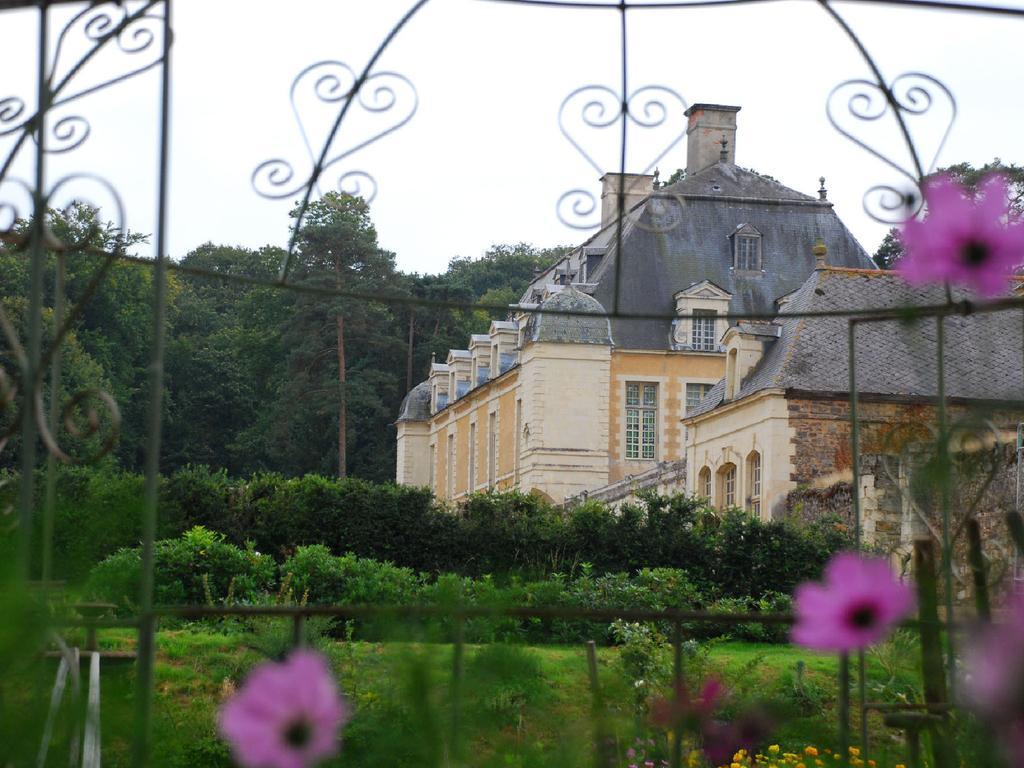 Chateau Du Boschet Bed & Breakfast Bourg-des-Comptes Exterior photo